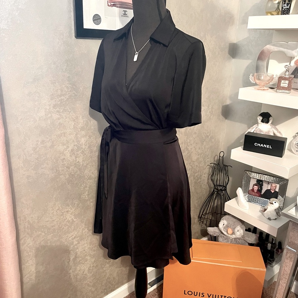 Elegant Black Wrap Dress - Picture 4 of 9